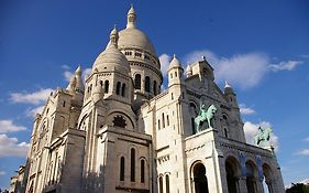 Montmartre Abbesses-Artist Village